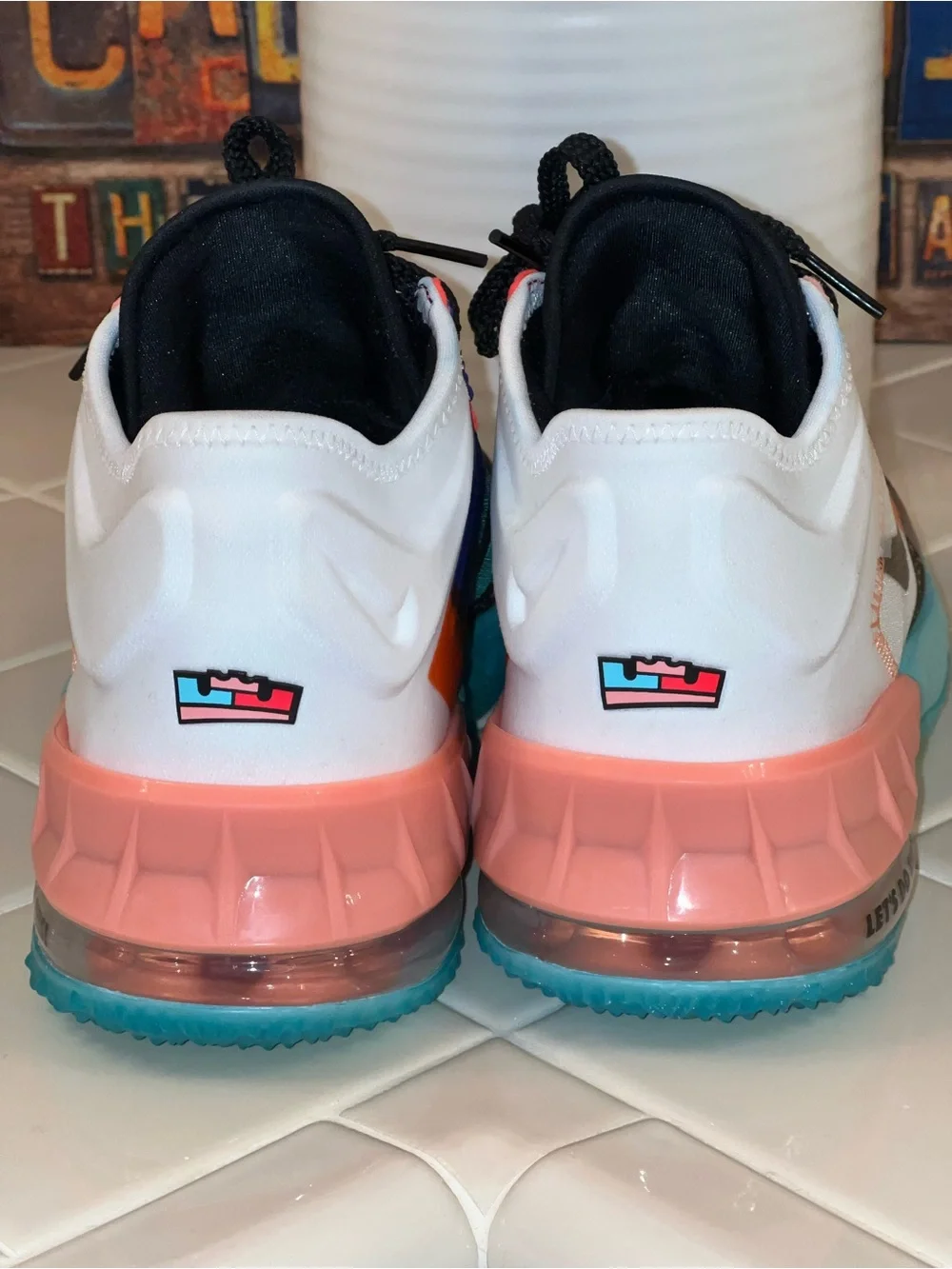 NIKE LeBron XVIII, TUNE SQUAD, KIDS SHOES SIZE 7, EXCELLENT CONDITION